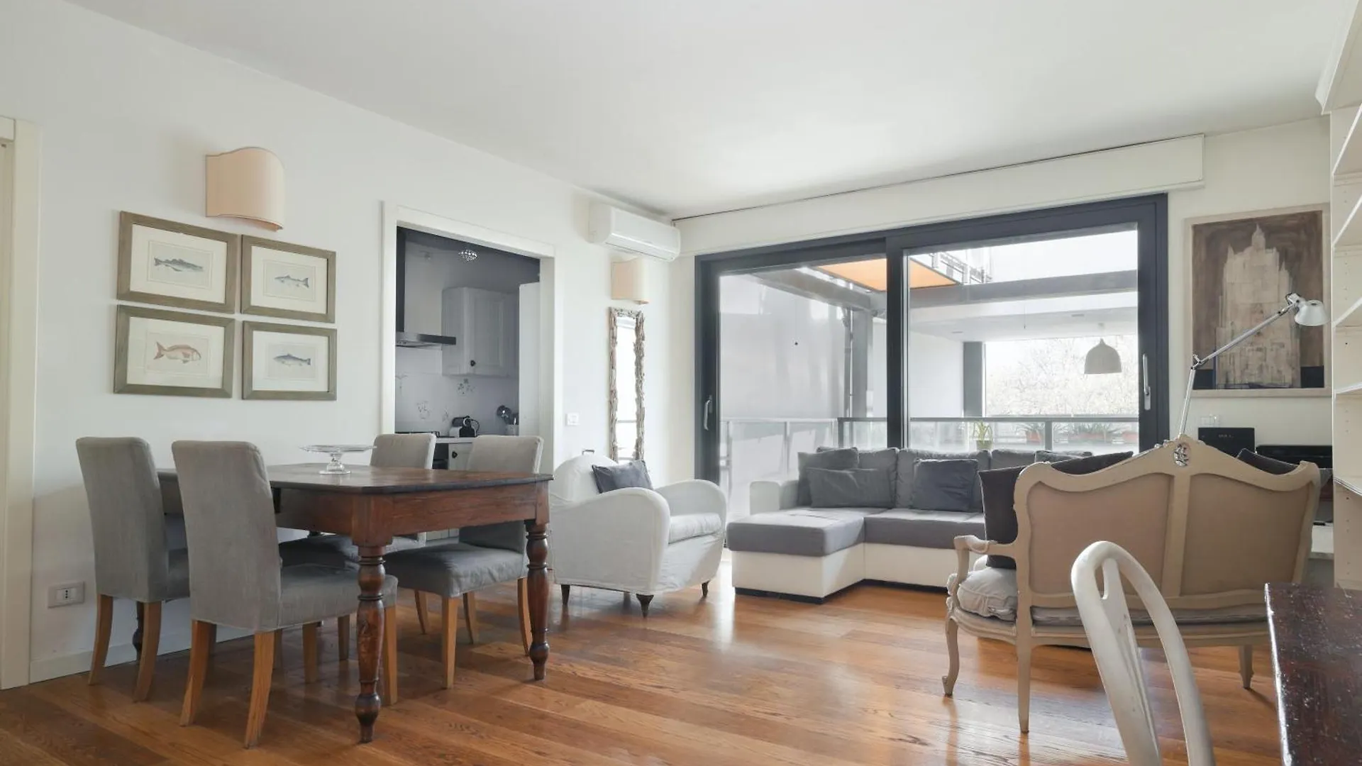 Joivy Delightful Family Flat With Terrace Apartment Milan